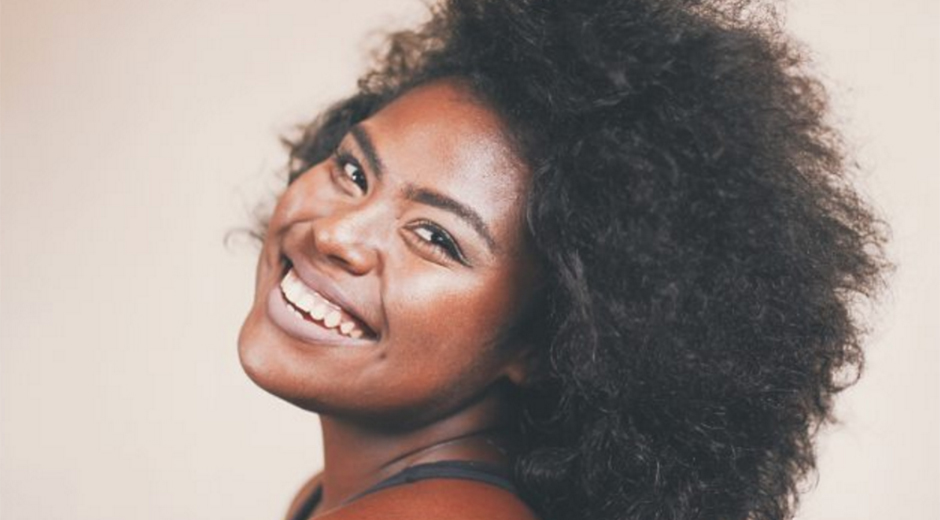 Kaylux Cosmetics, Body Highlighter, Body Bronzer, Black Owned Beauty Products, Black Owned Cosmetics, Black Owned Makeup Brands, Beauty Products for Black women, Beauty products for african american women, #BlackGirlMagic, Skincare for black women, Skincare for dark skin, Black owned skin care products, how to care for african american skin, summer skin care for african american women, Black Girl Glow